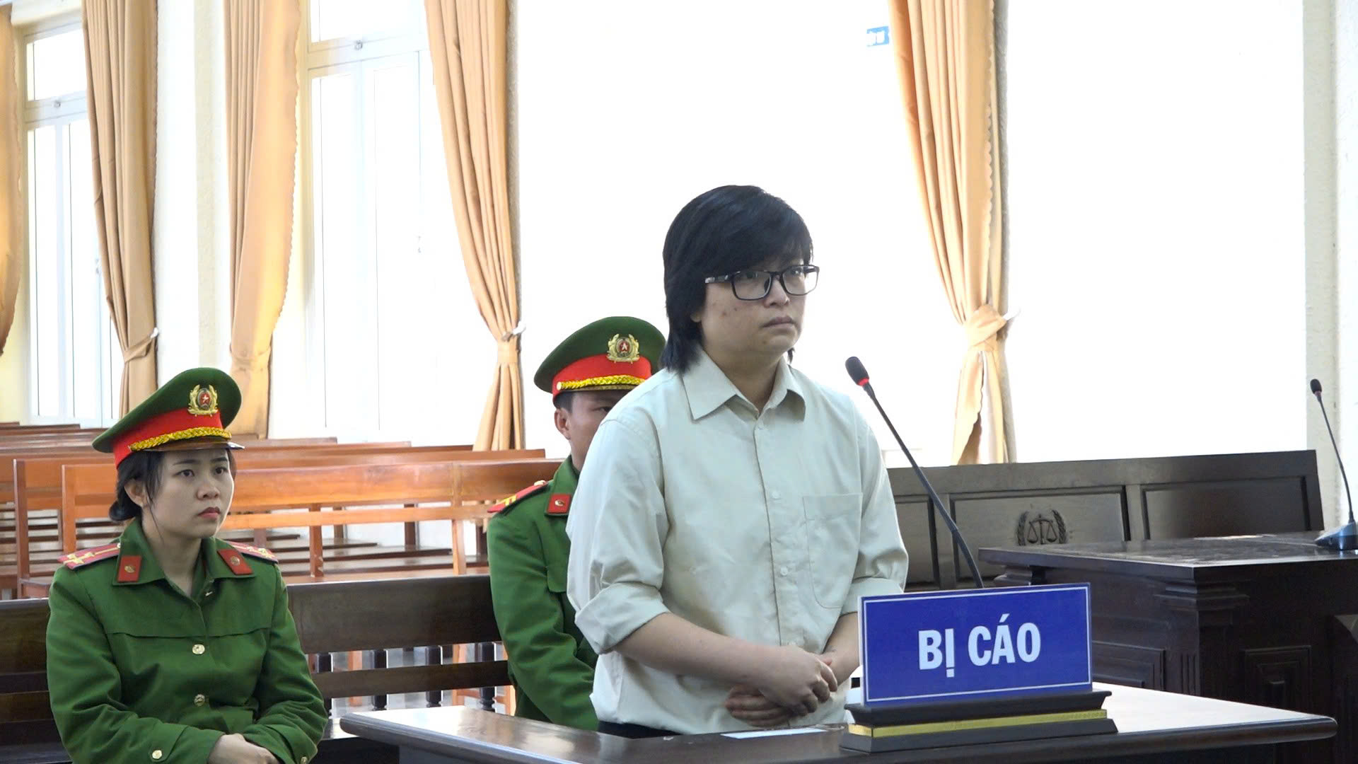 Phạm 3 tội, bị phạt 18 năm tù