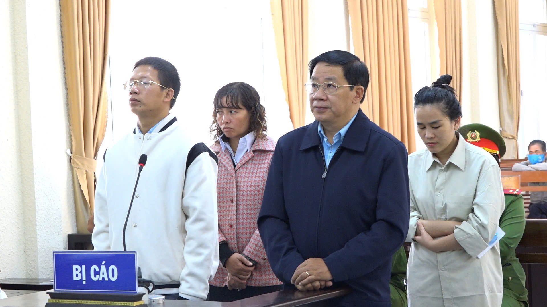 Sai phạm trong đấu thầu Kít xét nghiệm, 4 bị cáo lãnh án tù