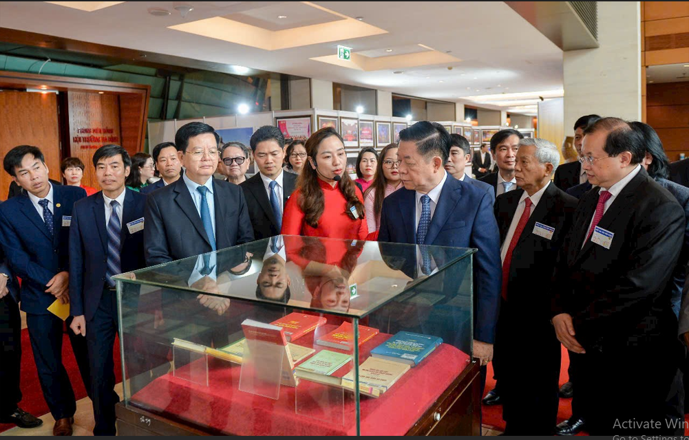 Hội nghị toàn quốc tổng kết 50 năm nền văn học, nghệ thuật Việt Nam sau ngày thống nhất đất nước