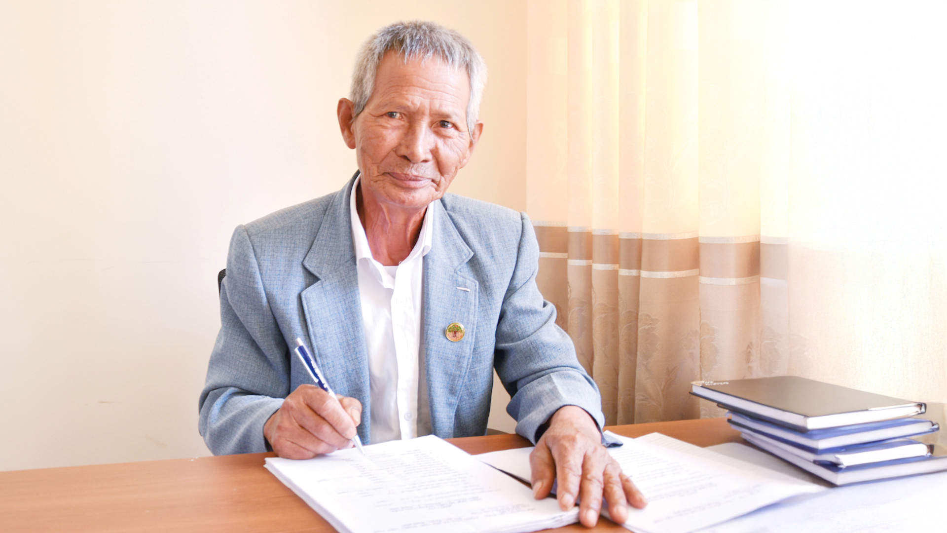 Già làng của lòng dân