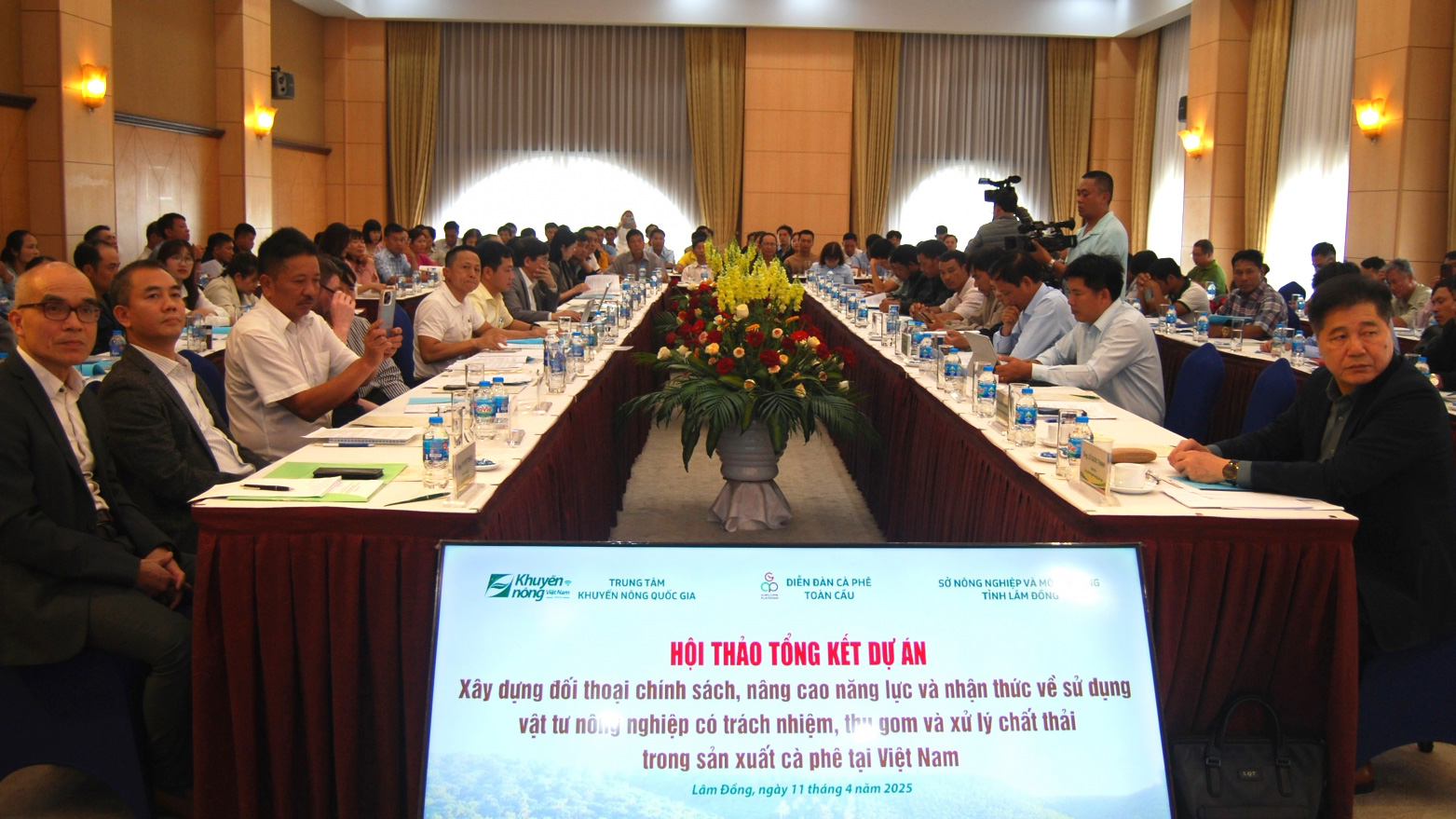Sử dụng vật tư nông nghiệp có trách nhiệm, thu gom và xử lý chất thải trong sản xuất cà phê tại Việt Nam