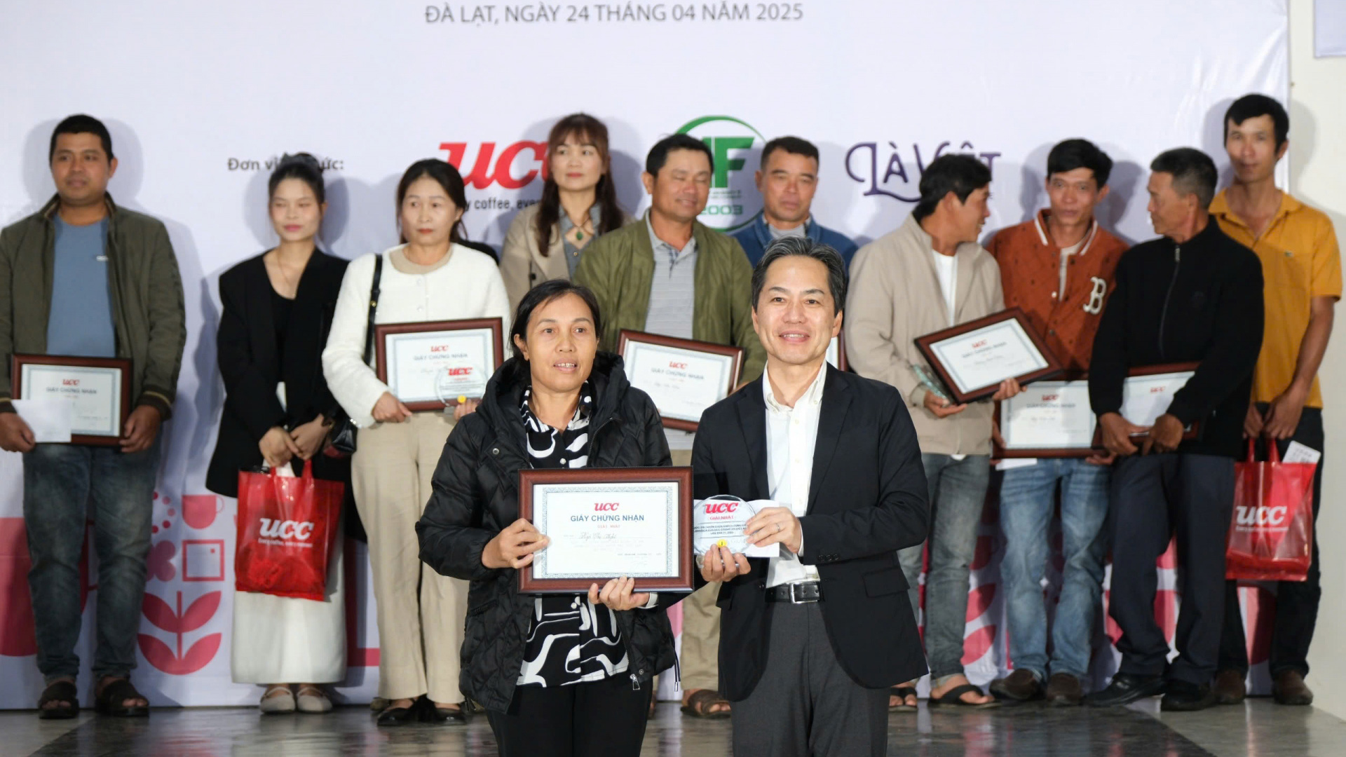 Cà phê Cầu Đất lần thứ hai liên tiếp đoạt giải nhất tại cuộc thi tuyển chọn chất lượng cà phê của UCC