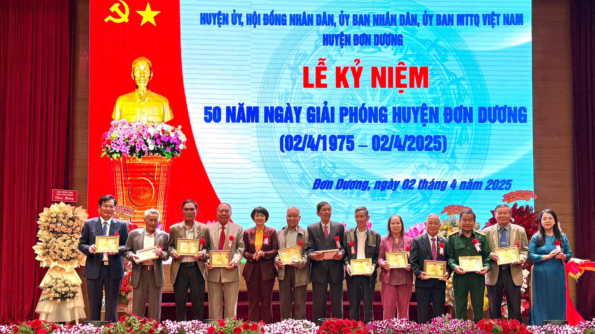 Phó Bí thư Thường trực Tỉnh ủy Lâm Đồng Phạm Thị Phúc dự Lễ Kỷ niệm 50 năm Ngày Giải phóng Đơn Dương