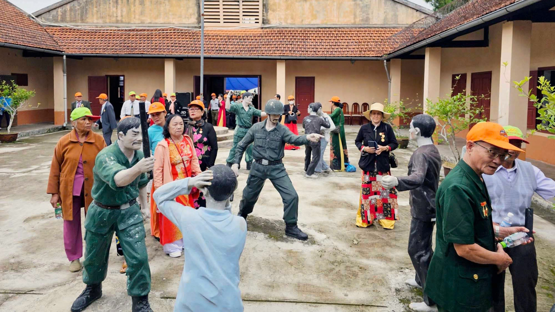 Có một nhà tù “độc nhất vô nhị” trên thế giới: Kỳ IV: Vượt ngục, tiếp tục chiến đấu