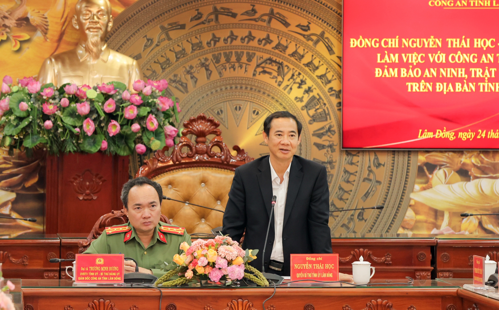 Quyền Bí thư Tỉnh ủy làm việc với Công an tỉnh về công tác đảm bảo an ninh, trật tự, an toàn giao thông trong dịp lễ 30/4 và 1/5