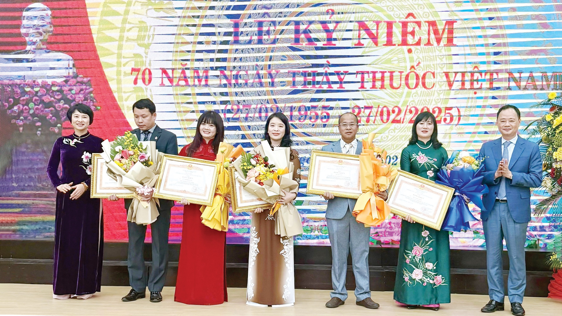 Chăm sóc sức khỏe Nhân dân là nhiệm vụ hàng đầu