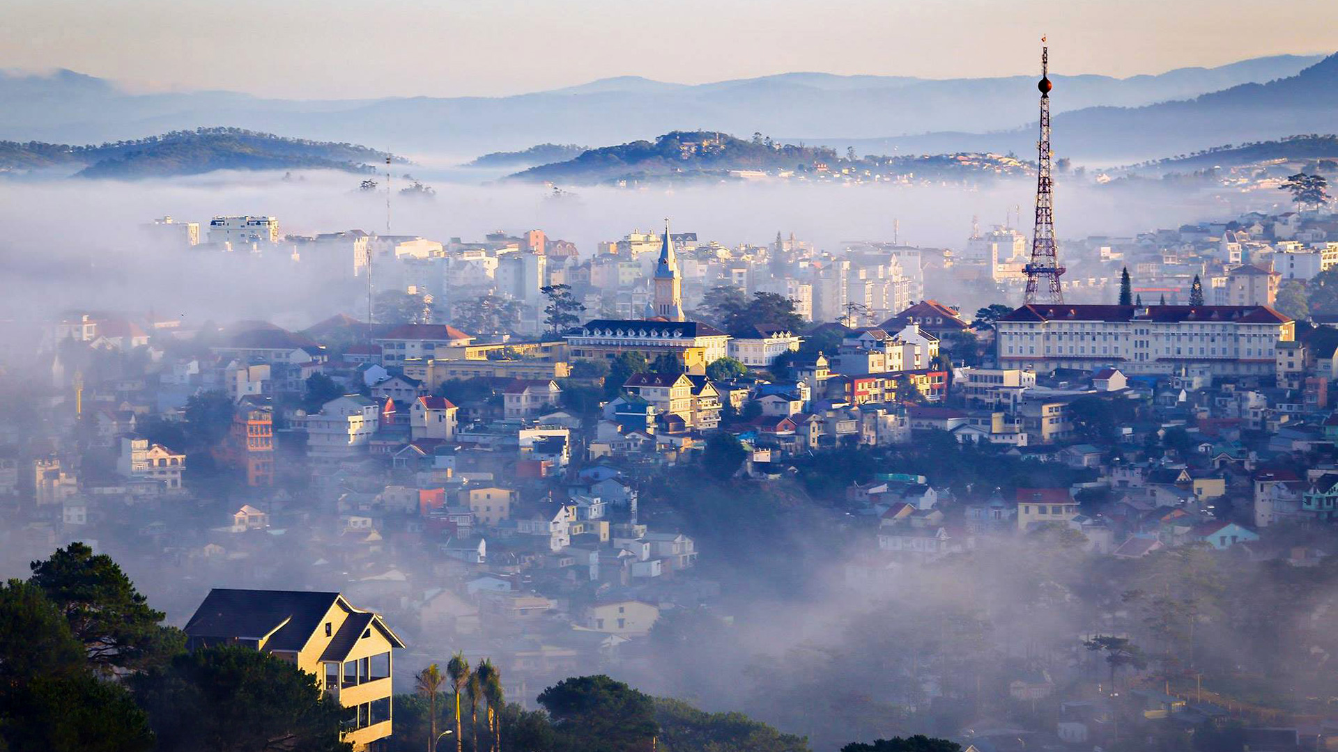 Đà Lạt: 50 năm hoà bình và phát triển