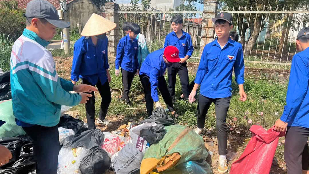 Tháng Thanh niên hướng về cơ sở