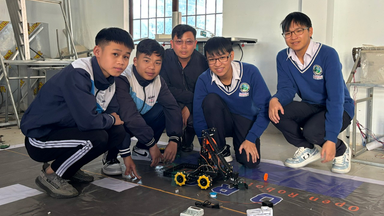 Thầy Trần Quang Vĩnh Chánh: Niềm tự hào của tôi là những thế hệ học trò trưởng thành