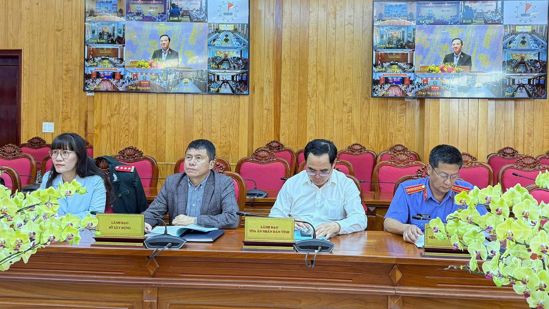Sắp xếp tổ chức bộ máy bảo đảm phù hợp Hiến pháp, không để gián đoạn công việc