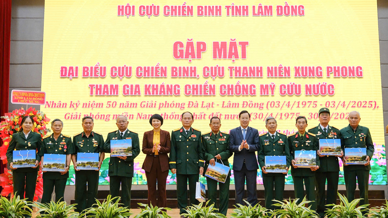 Gặp mặt cựu chiến binh, cựu thanh niên xung phong nhân kỷ niệm 50 năm Ngày Giải phóng Lâm Đồng