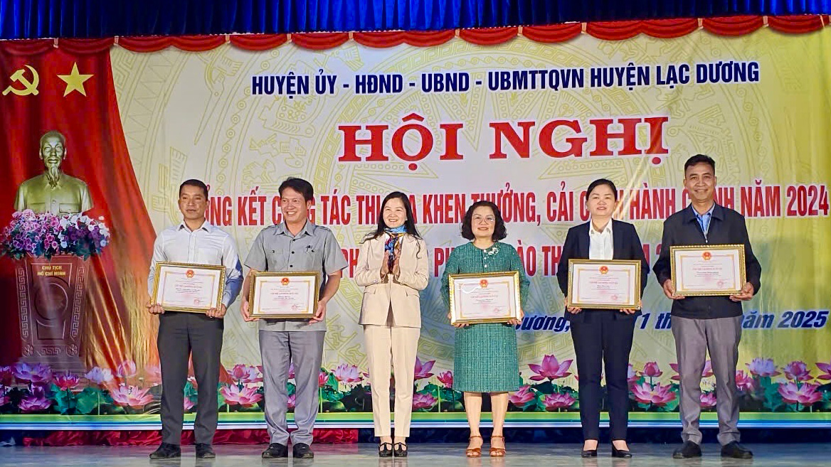 Lạc Dương tổng kết công tác thi đua, khen thưởng và cải cách hành chính năm 2024