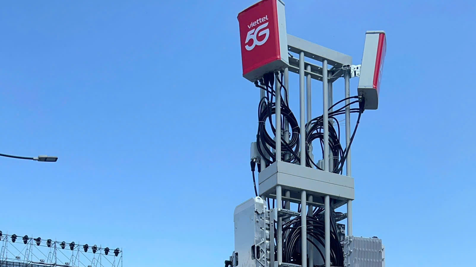 Viettel tri ân khách hàng và tăng cường sóng 5G phục vụ dịp lễ 30/4 và 1/5