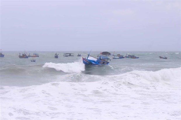 Áp thấp nhiệt đới suy yếu, không khí lạnh sắp về đến Việt Nam