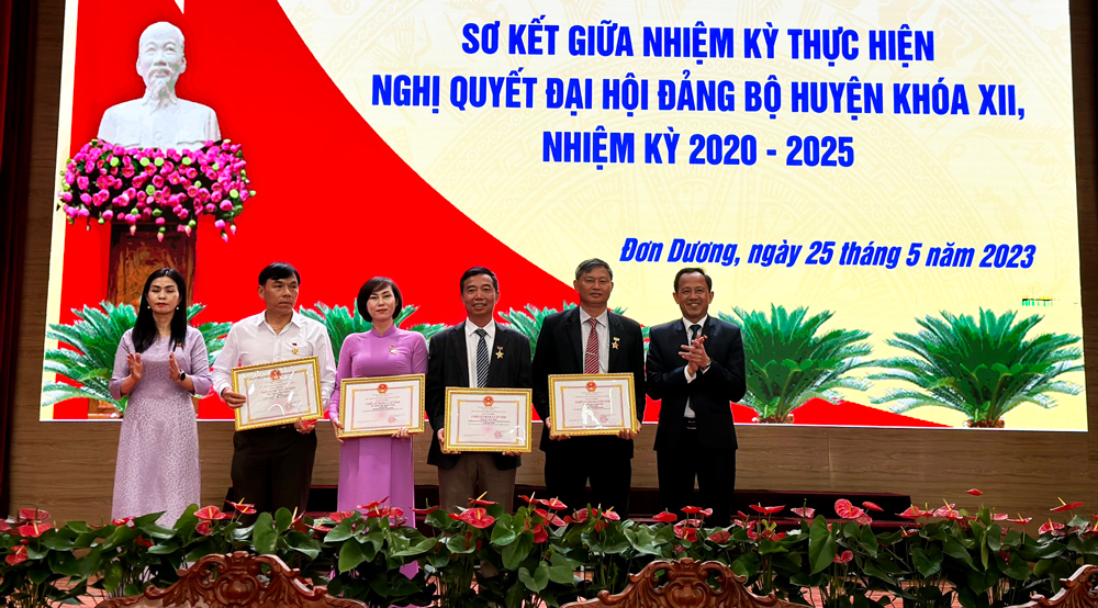 Đơn Dương sơ kết giữa nhiệm kỳ thực hiện Nghị quyết Đại hội Đảng bộ huyện lần thứ XII