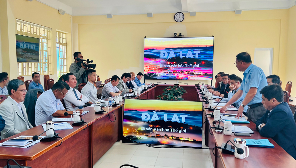 Đại sứ Phạm Sanh Châu - Phó Chủ tịch Trung tâm Văn hóa Á Âu làm việc với UBND thành phố Đà Lạt: Đề xuất công nhận thành phố Đà Lạt trở thành thành phố di sản