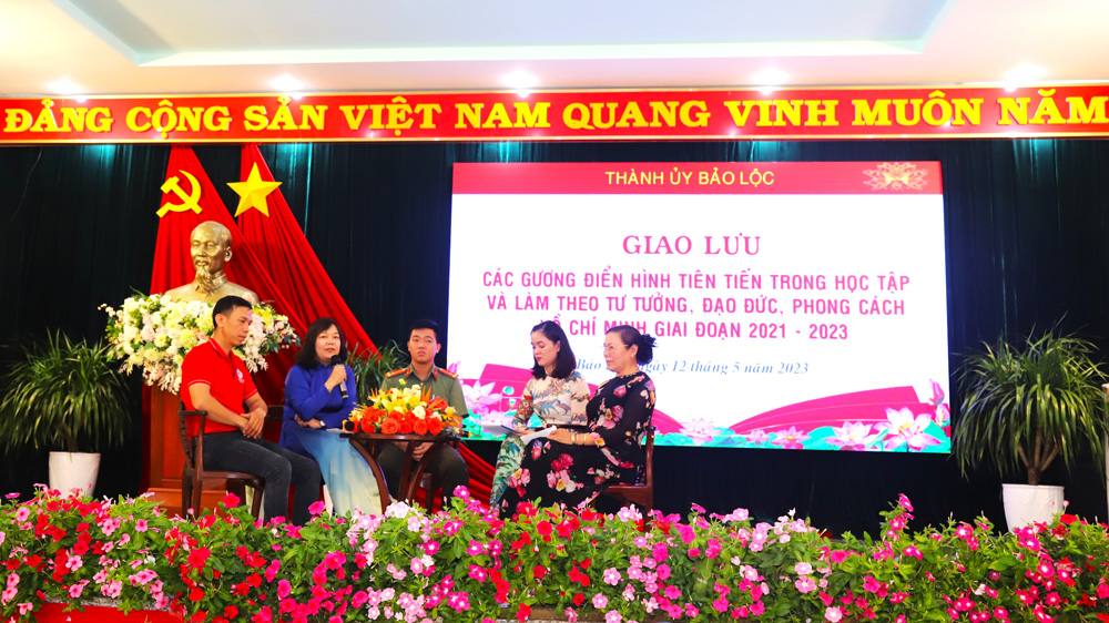 Bảo Lộc: Tuyên dương 54 tập thể, cá nhân tiêu biểu học tập và làm theo lời Bác