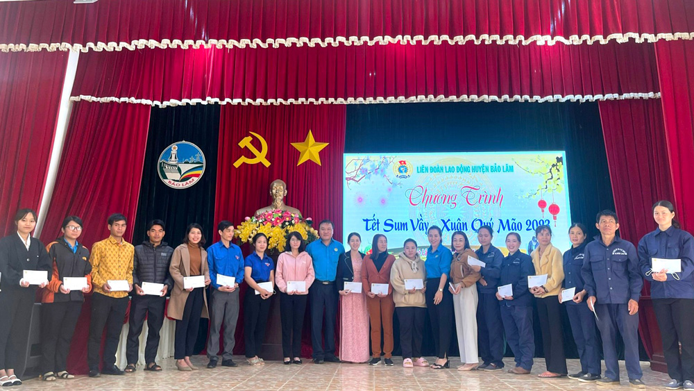 CHÀO MỪNG ĐẠI HỘI CÔNG ĐOÀN HUYỆN BẢO LÂM LẦN THỨ V: Công đoàn huyện Bảo Lâm làm tốt công tác chăm lo đời sống cho người lao động