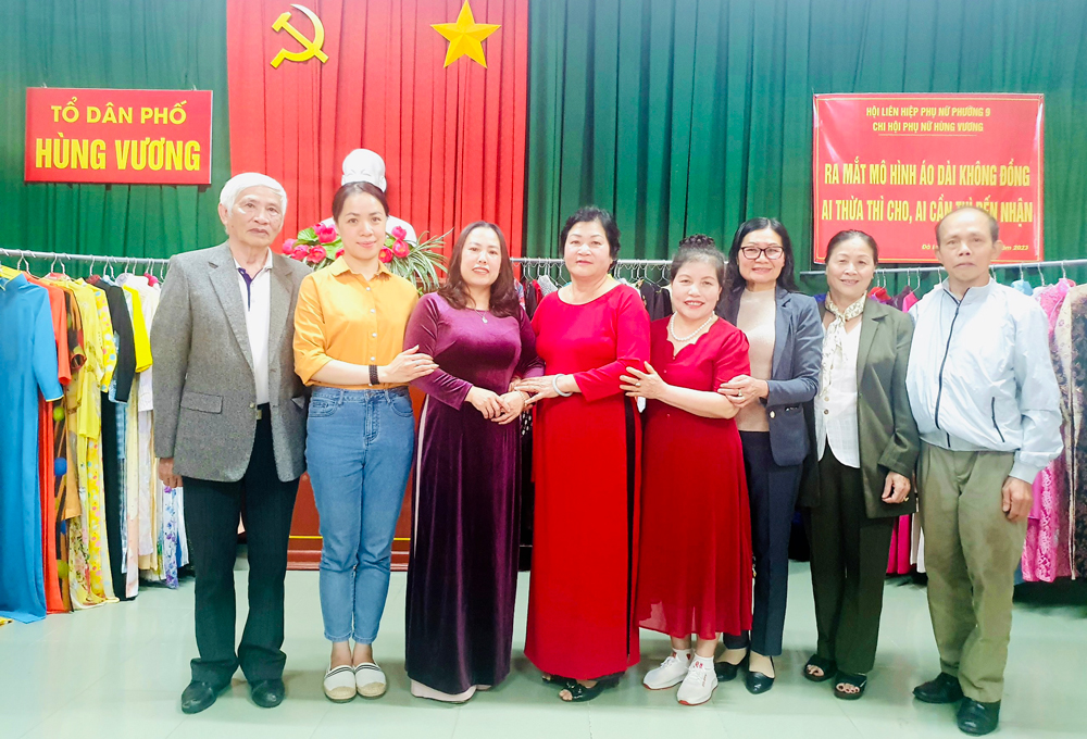 Mô hình “Áo dài 0 đồng” - cơ hội cho phụ nữ nghèo được mặc áo dài truyền thống dân tộc