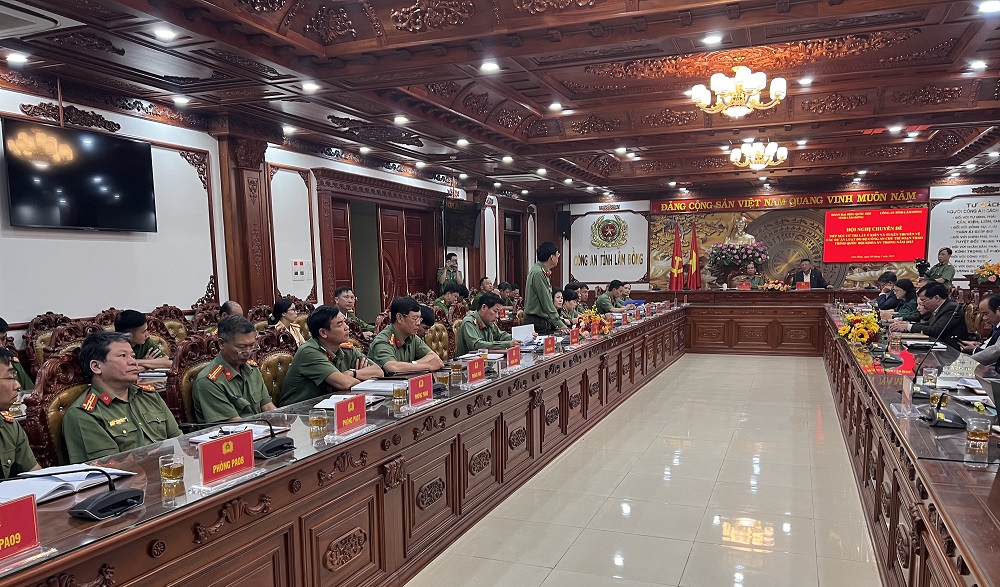 Đoàn ĐBQH tiếp xúc cử tri chuyên đề tại Công an tỉnh