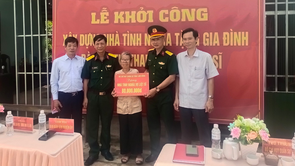 Khởi công xây Nhà tình nghĩa tặng gia đình thân nhân liệt sĩ