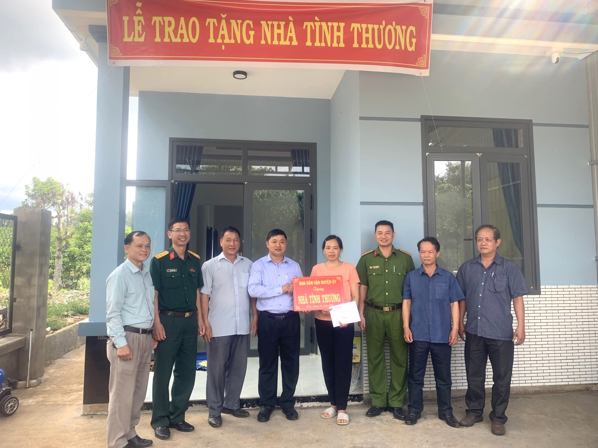 Bảo Lâm: Tặng nhà tình thương cho hộ nghèo