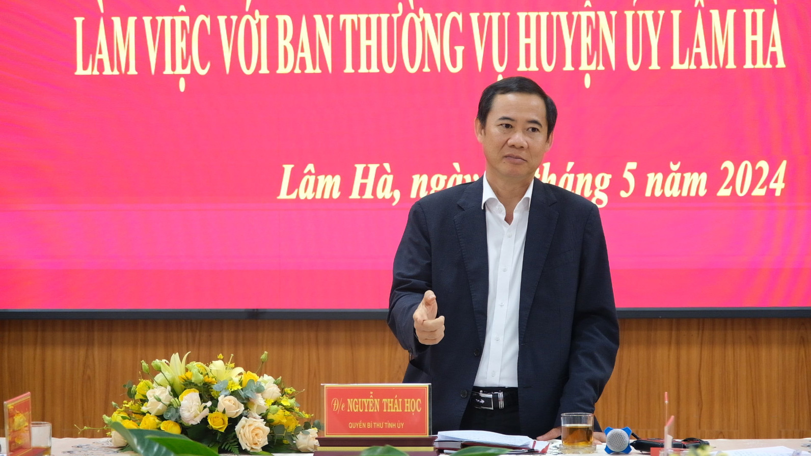 Không để xảy ra tình trạng trì trệ, không chịu làm việc trong đội ngũ cán bộ, nhất là người đứng đầu