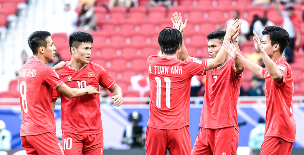 HLV Kim Sang-sik công bố danh sách tập trung tuyển Việt Nam