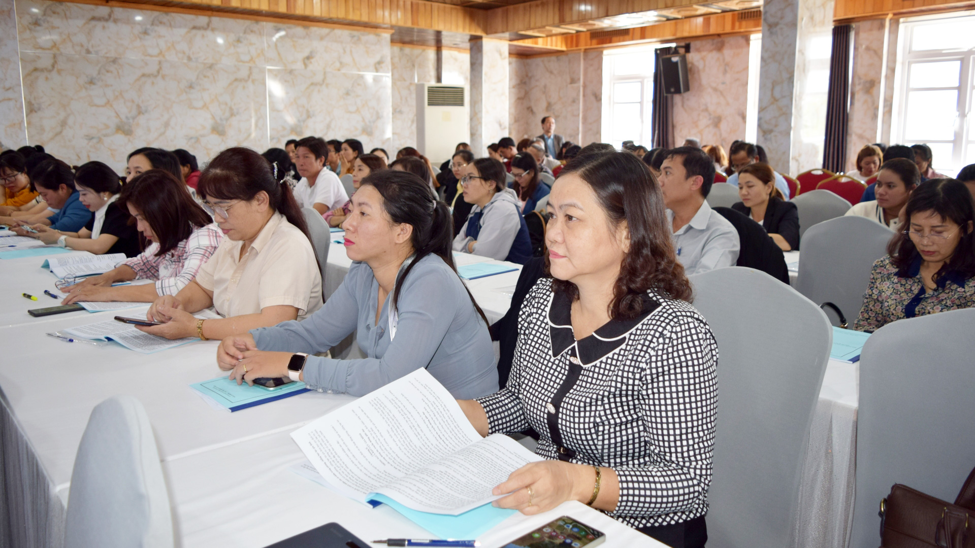 Nâng cao năng lực hỗ trợ người bị bạo lực trên cơ sở giới