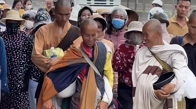"Hiện tượng mạng” Thích Minh Tuệ và những sự ồn ào phản cảm
