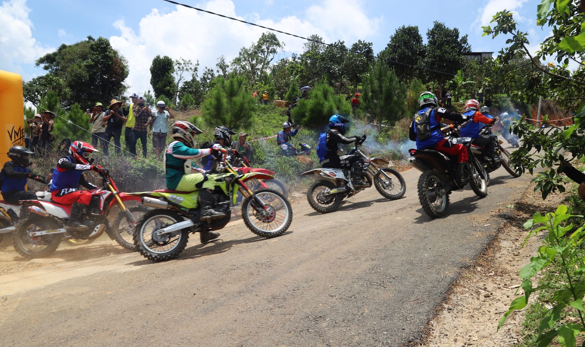 Giải đua xe mô tô địa hình Núi Xanh Enduro 2024 liệu đã được cấp phép đúng quy trình?