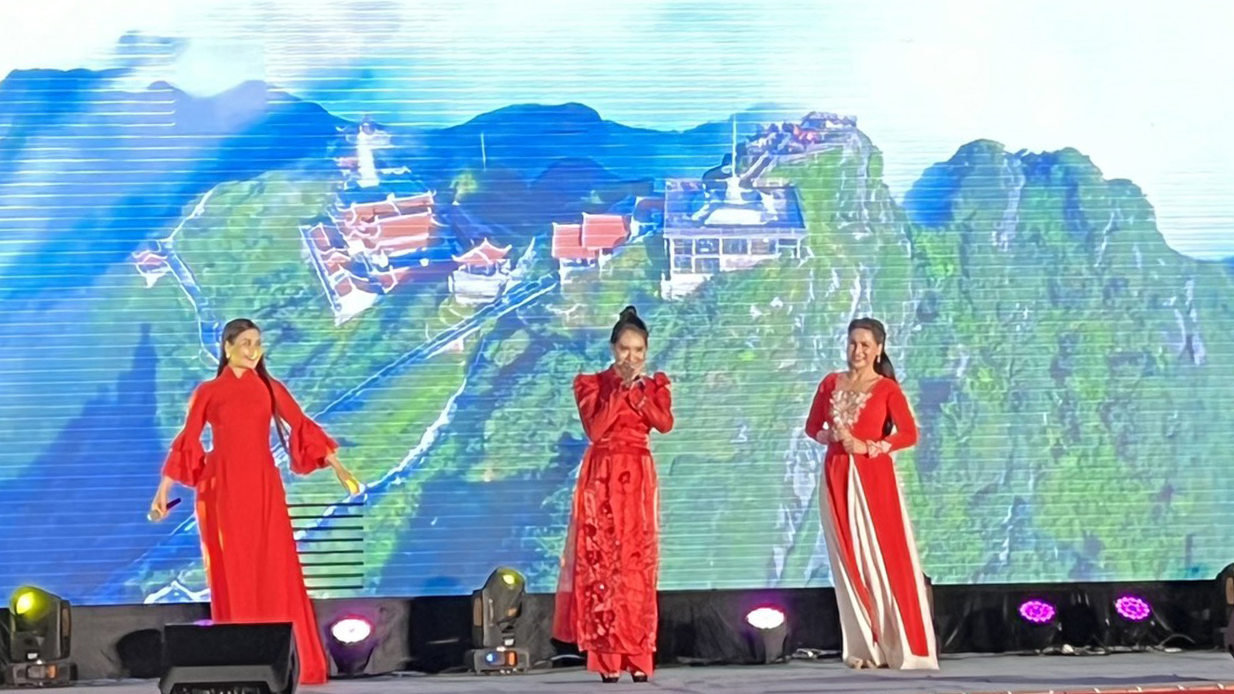 Chương trình nghệ thuật chào mừng 70 năm Chiến thắng lịch sử Điện Biên Phủ