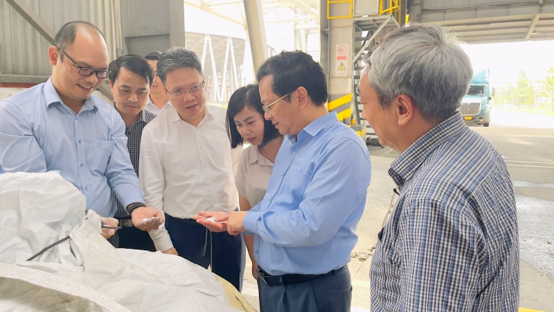 Đoàn công tác Ban Kinh tế Trung ương làm việc tại Công ty Nhôm Lâm Đồng