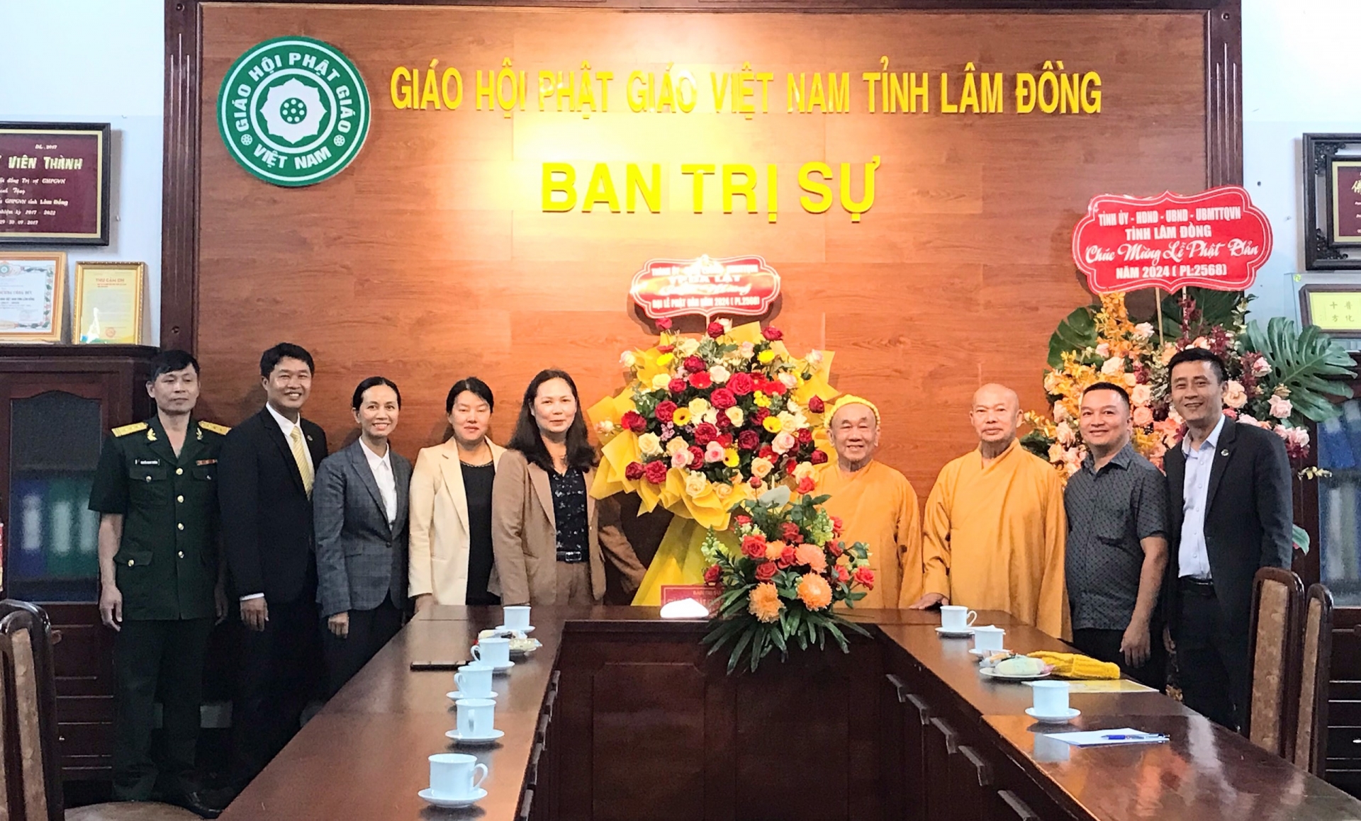 Lãnh đạo TP Đà Lạt thăm, chúc mừng cơ sở Phật giáo nhân Đại lễ Phật đản