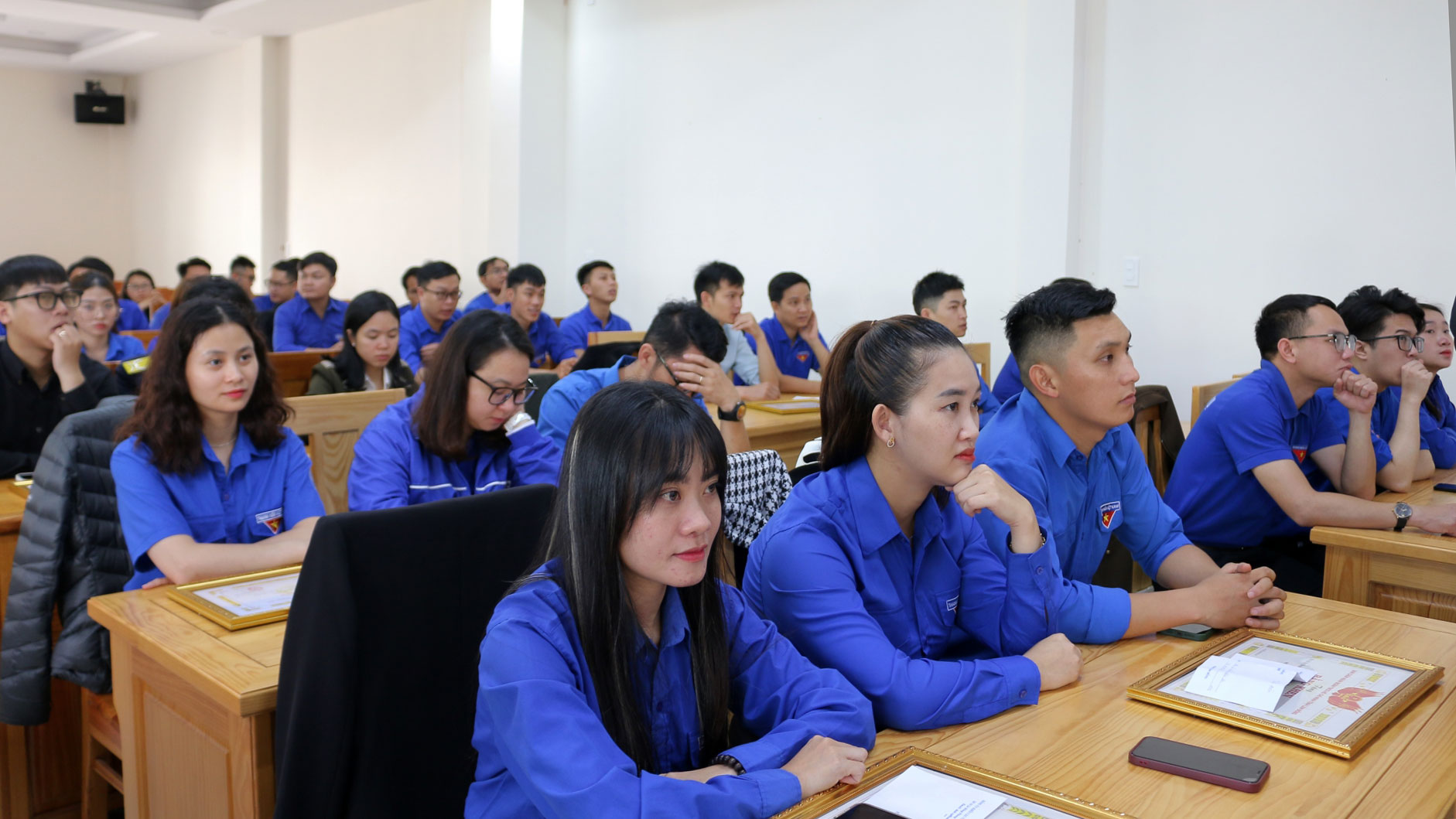 Sinh hoạt chính trị kỷ niệm 70 năm Chiến thắng Điện Biên Phủ
