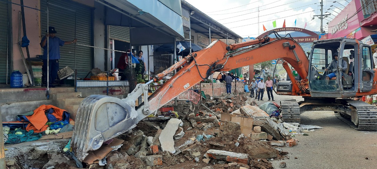Đơn Dương ra quân lập lại trật tự đô thị