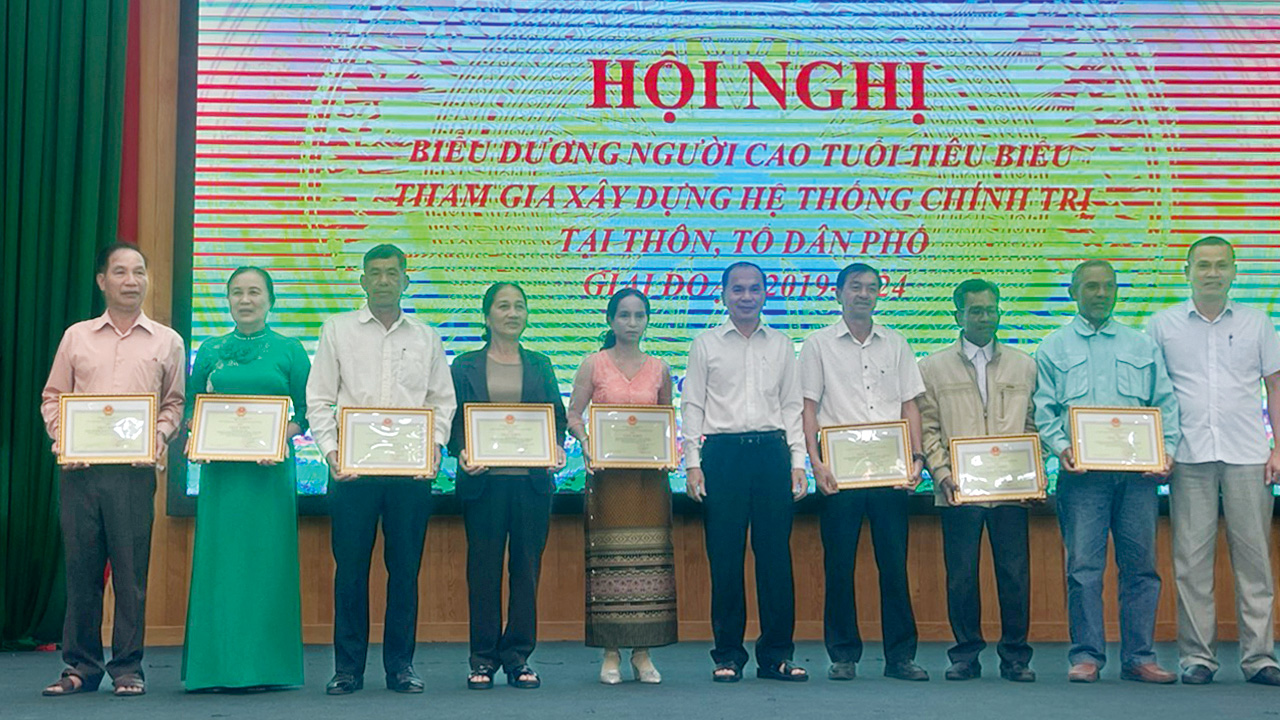 Phát huy vai trò của người cao tuổi trong tham gia xây dựng hệ thống chính trị cơ sở