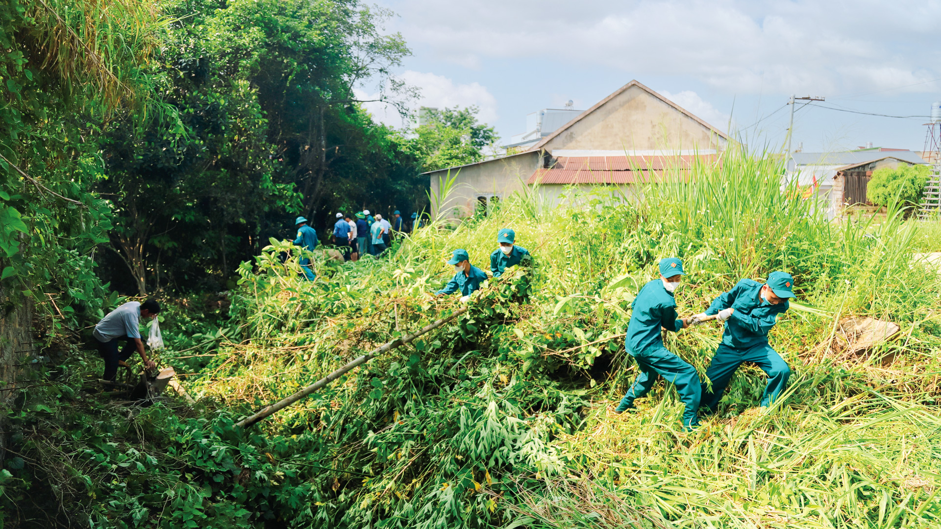 Dân vận vì dân