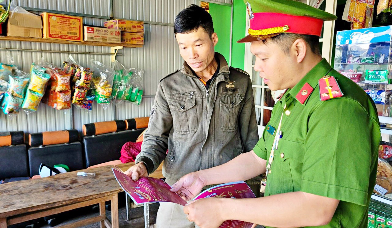 Công an Đà Lạt tăng cường tuyên truyền Luật Căn cước 2023