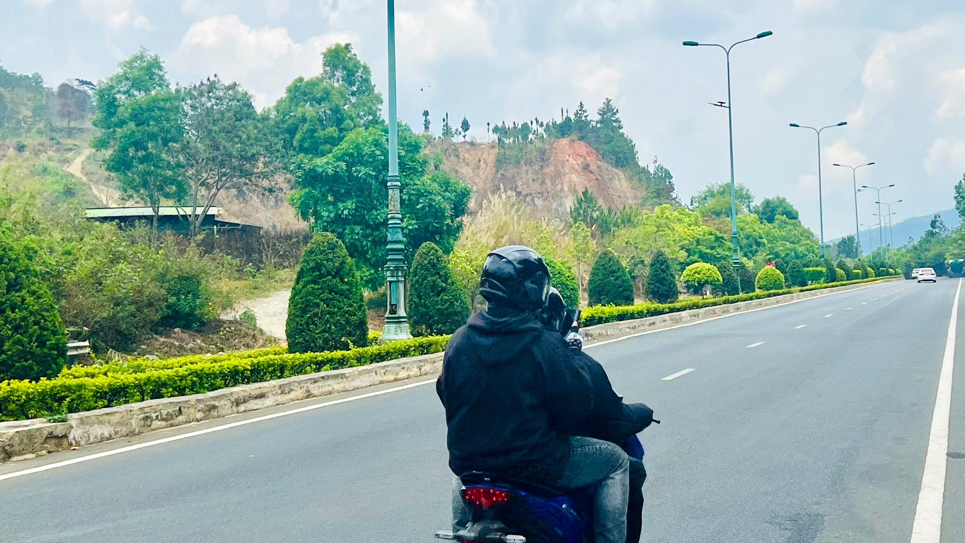 Thực hiện chính sách pháp luật về bảo đảm trật tự an toàn giao thông: Những vấn đề đặt ra