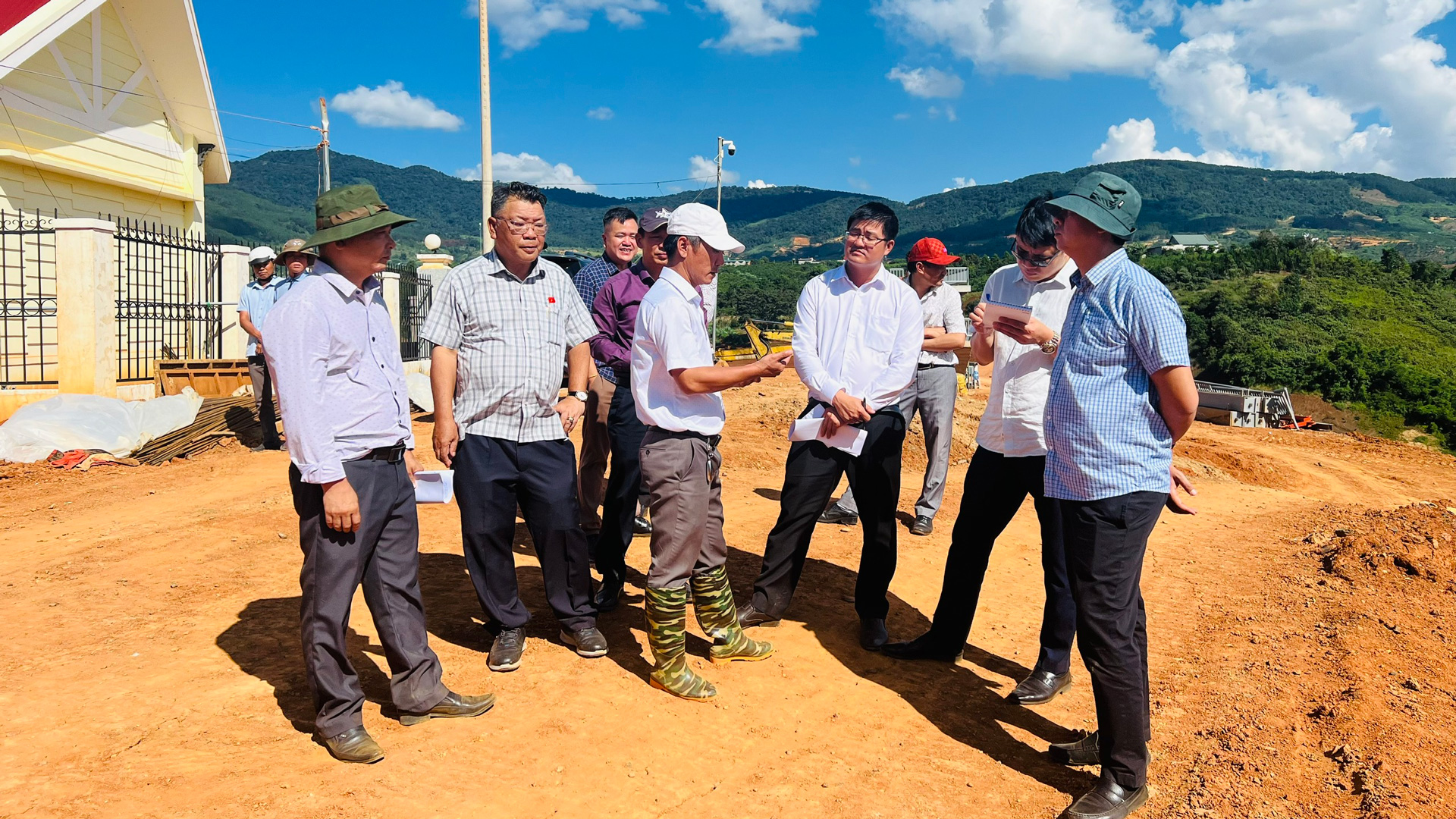 Thực hiện chính sách pháp luật về bảo đảm trật tự an toàn giao thông: Những vấn đề đặt ra (Bài cuối)