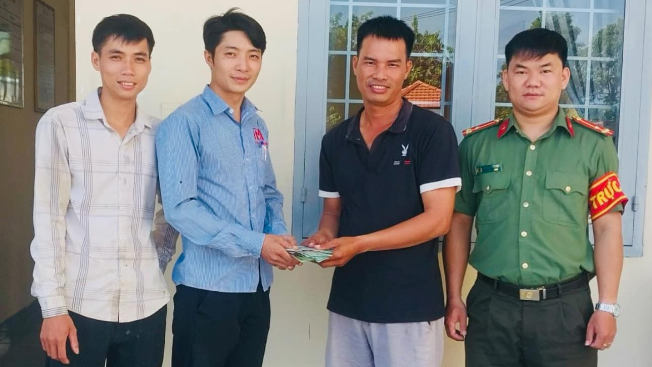 Đạ Tẻh: Nhặt được chiếc ví có 11,3 triệu đồng, trả lại người đánh rơi