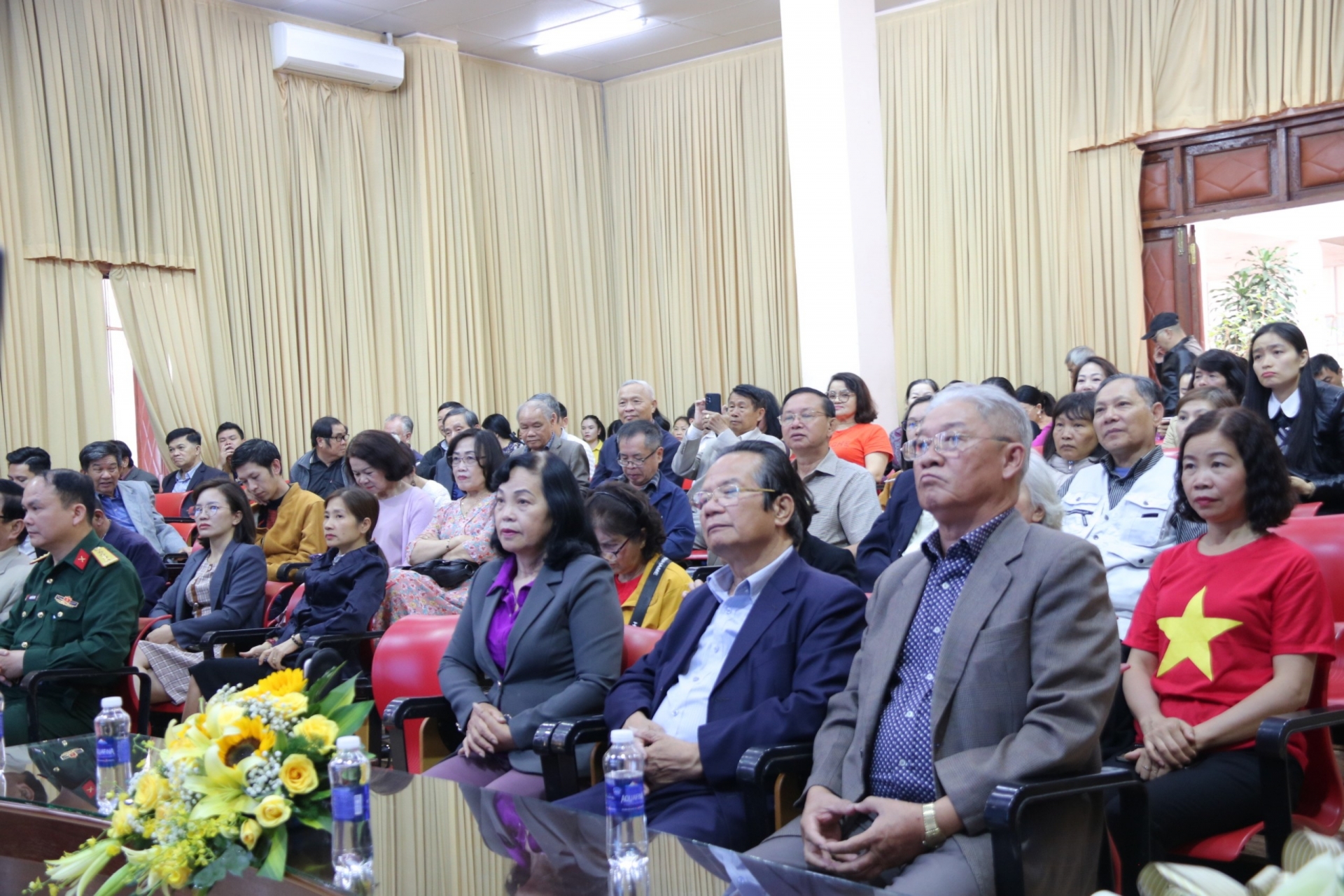 Thông tin chuyên đề về Chiến thắng lịch sử Điện Biên Phủ và tình hình thời sự biển đảo Việt Nam
