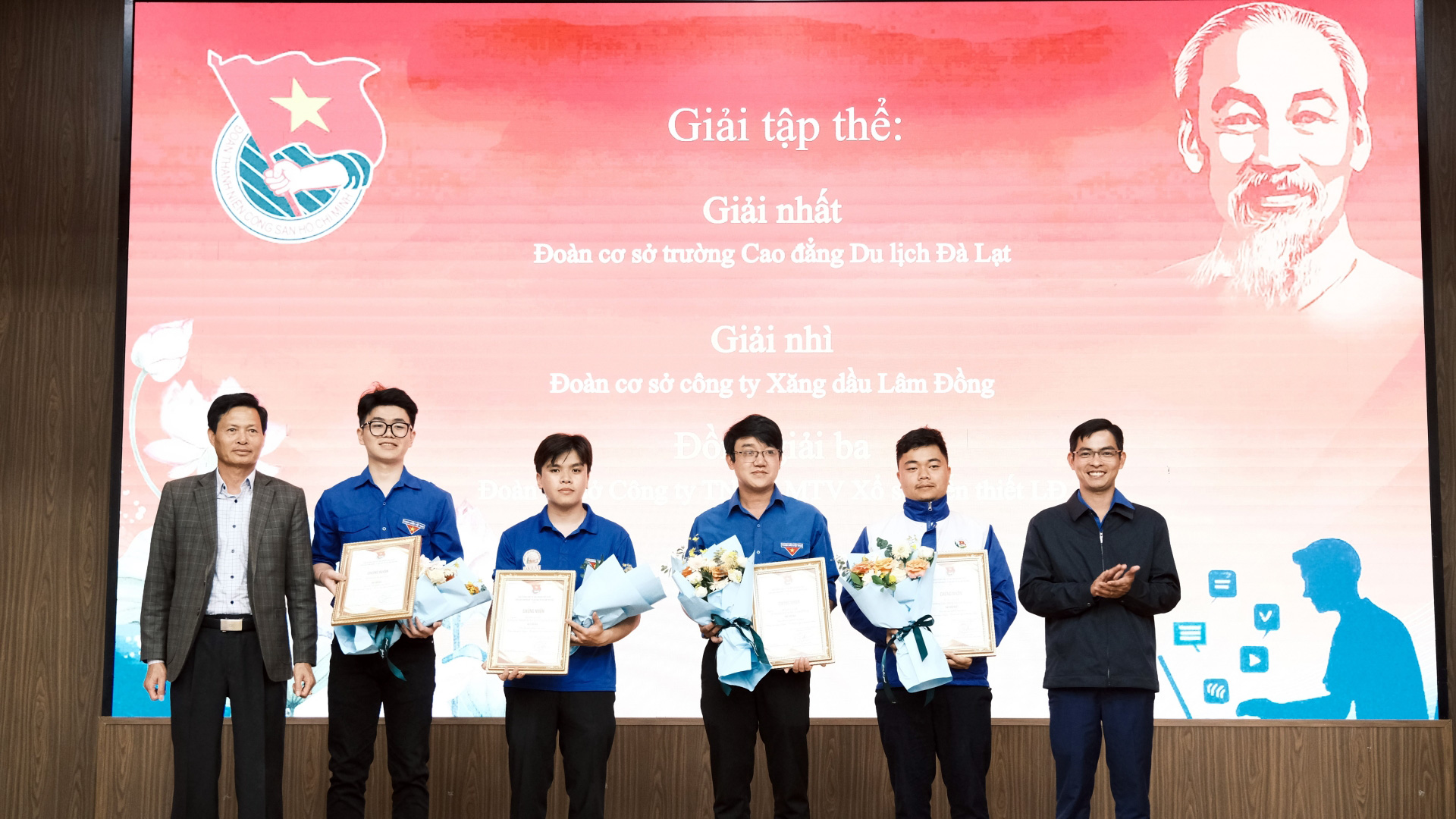 Trao giải Cuộc thi Theo dấu chân Người - Tự hào học tập và làm theo Bác