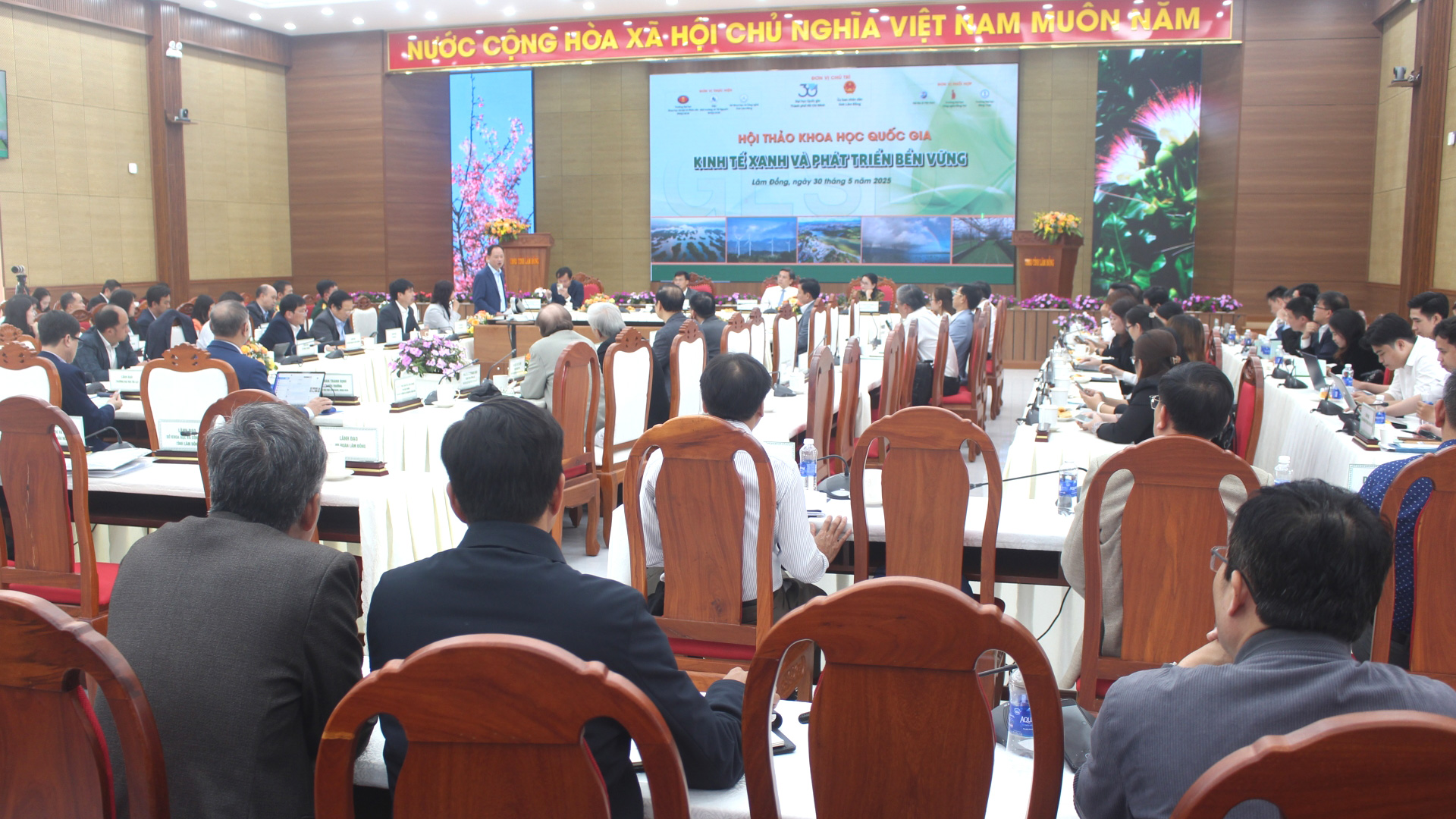Hội thảo Khoa học quốc gia Kinh tế xanh và phát triển bền vững
