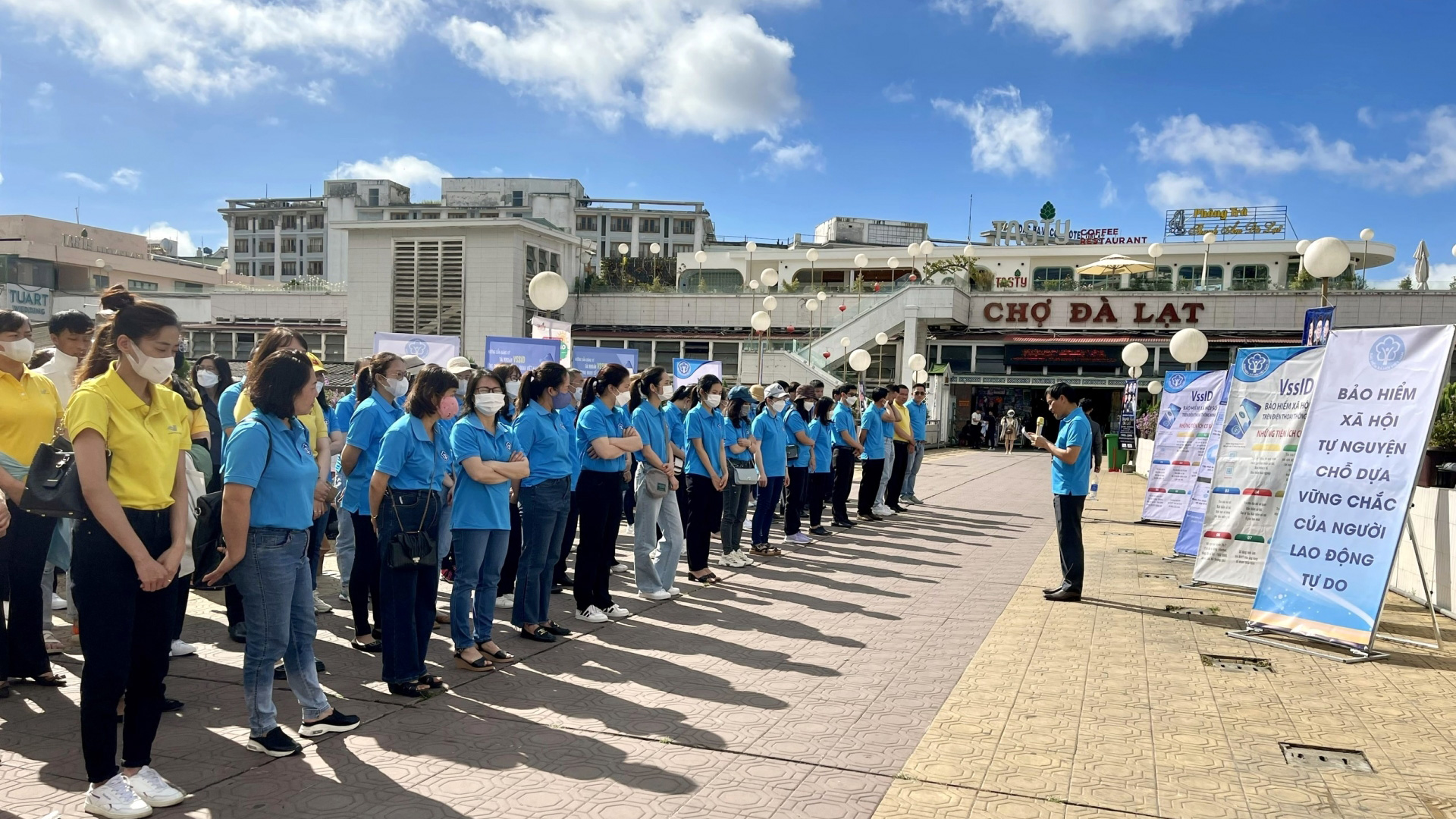 Tiếp tục tăng cường lãnh đạo, chỉ đạo thực hiện chính sách bảo hiểm xã hội, bảo hiểm y tế