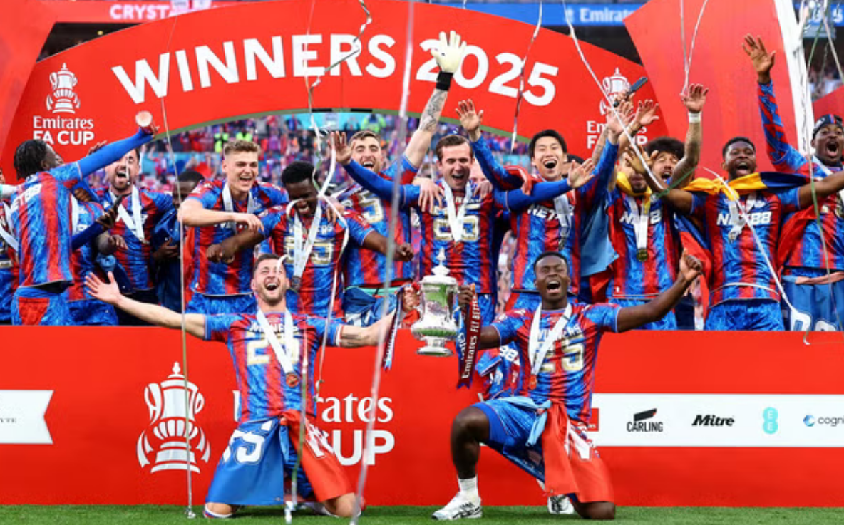 Tạo 'cú sốc' tại FA Cup, Crystal Palace lần đầu có danh hiệu sau 119 năm