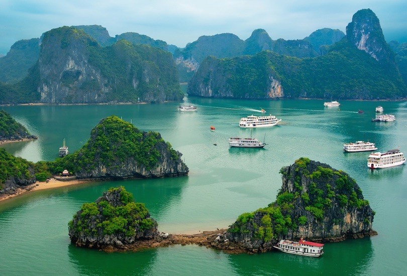 Săn ngay 5 khách sạn gần biển Hạ Long giá rẻ trên Traveloka