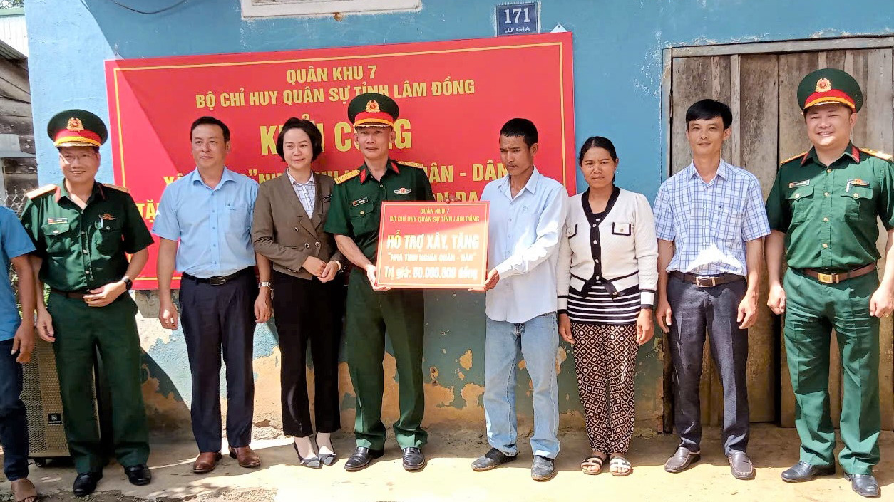 Khởi công xây dựng nhà Tình nghĩa Quân - Dân tại Bảo Lộc
