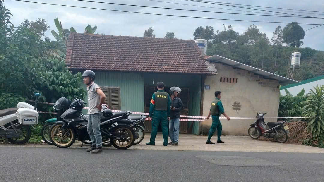 Trở về sau gần 1 năm đi vắng, chủ nhà phát hiện thi thể đang phân hủy trong nhà tắm